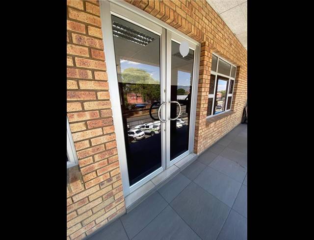 84M² BUILDING TO LET IN RUSTENBURG CENTRAL